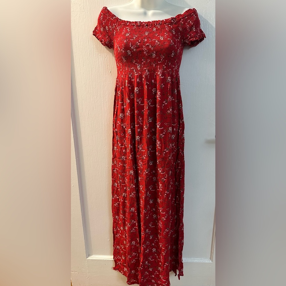 🌸 Spring Sale🌸 AEROPOSTALE Red Floral Maxi Dress with Slits on both sides